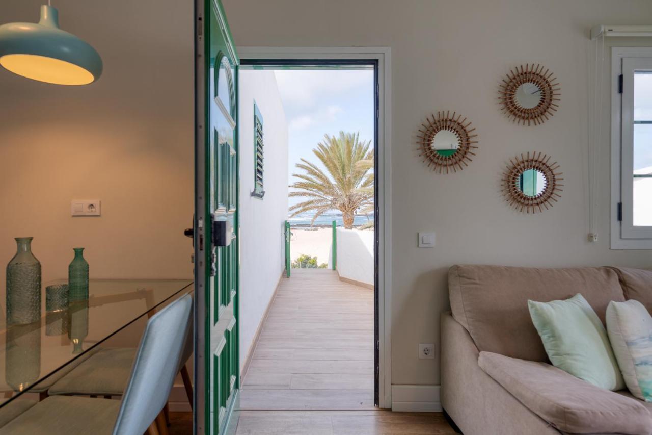 Homeforguest Modern And New Beachfront Apartment La Oliva Exterior photo