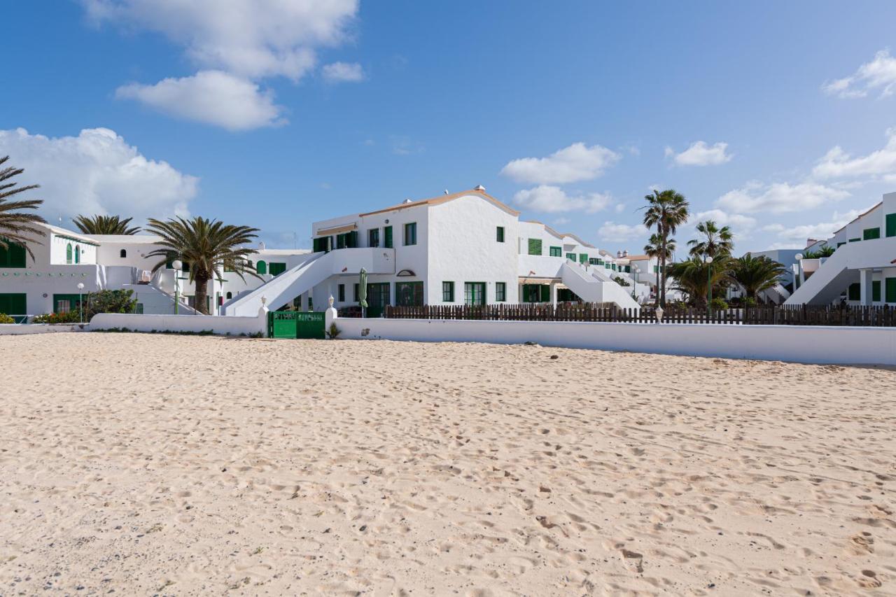 Homeforguest Modern And New Beachfront Apartment La Oliva Exterior photo